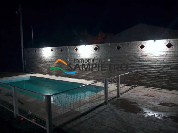 Casa con pileta y quincho