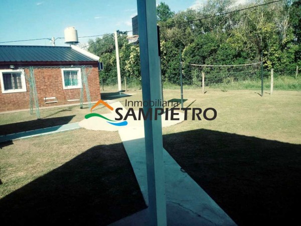Casa con pileta y quincho