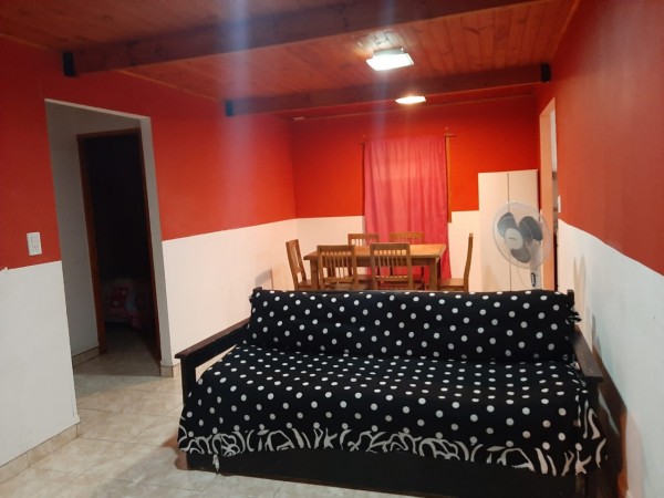 Casa con pileta y quincho