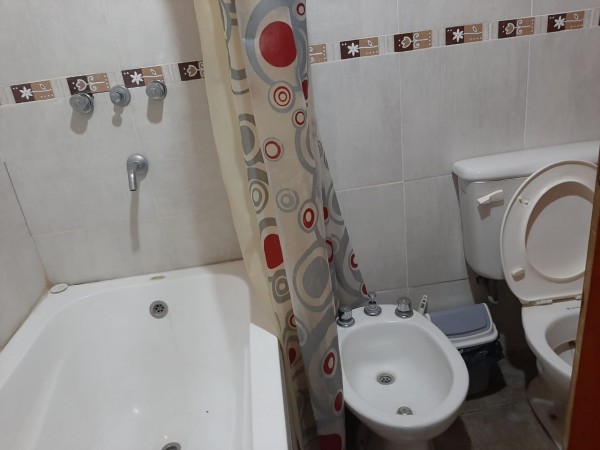 Casa con pileta y quincho