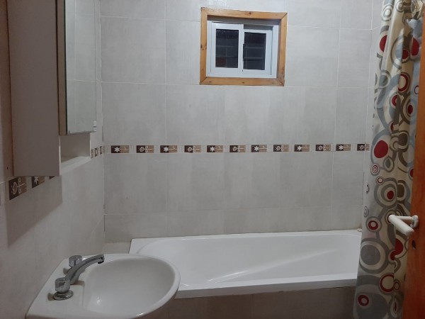 Casa con pileta y quincho