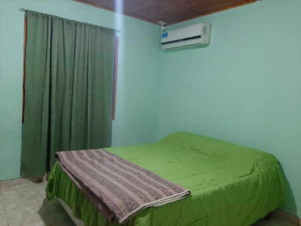 Casa con pileta y quincho