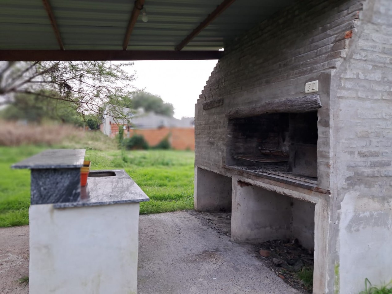 Cabaña madera 2 dorm, cochera