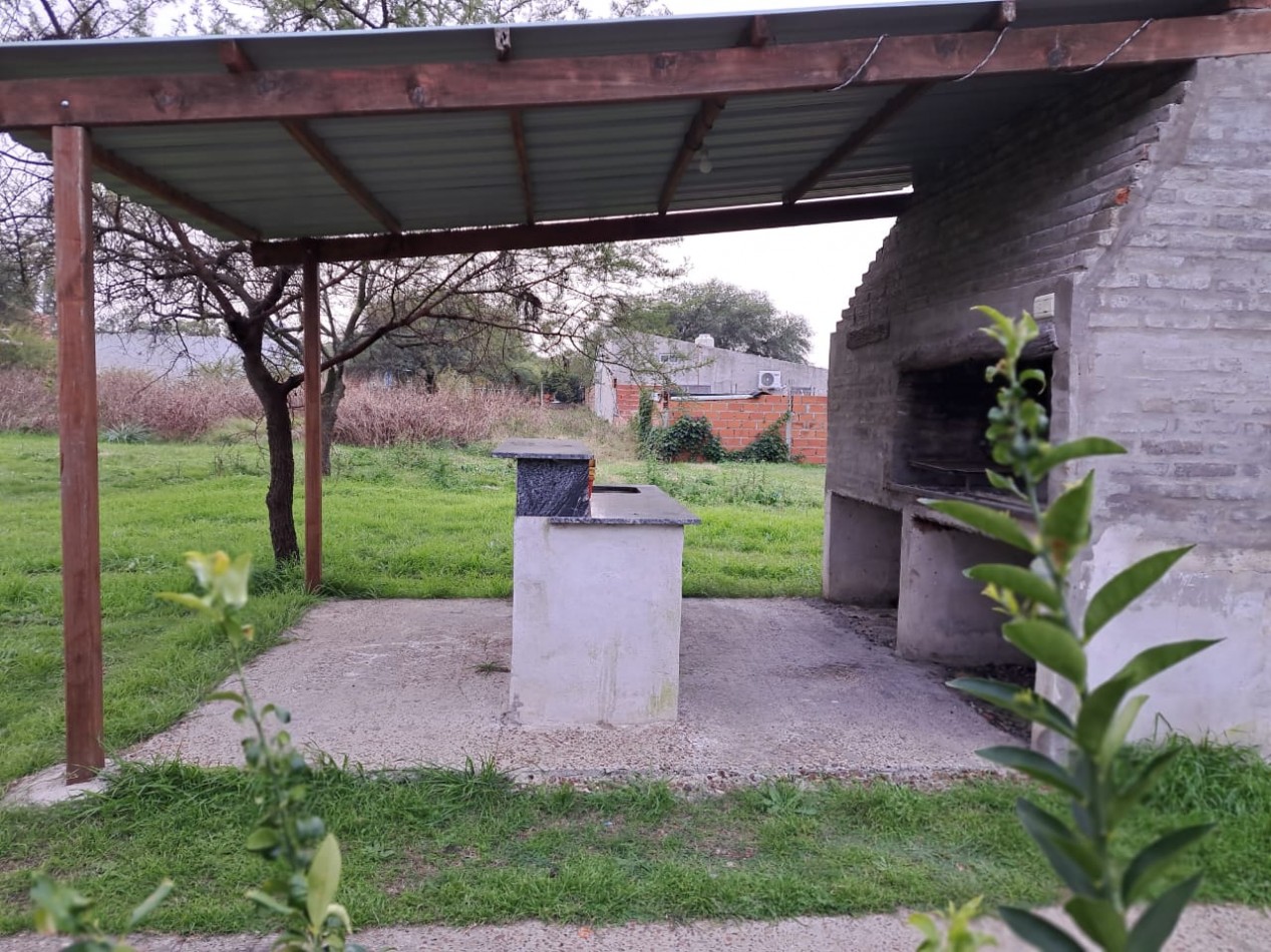 Cabaña madera 2 dorm, cochera