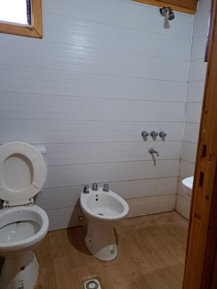 Cabaña madera 2 dorm, cochera