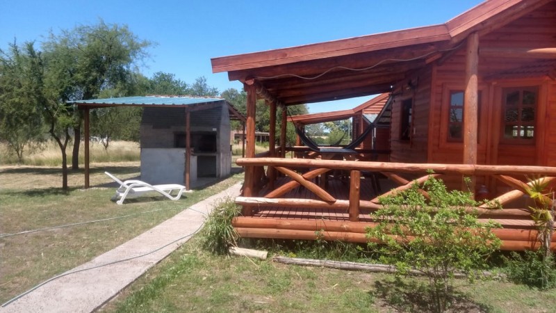 Cabaña madera 2 dorm, cochera