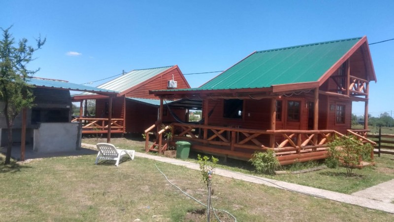 Cabaña madera 2 dorm, cochera