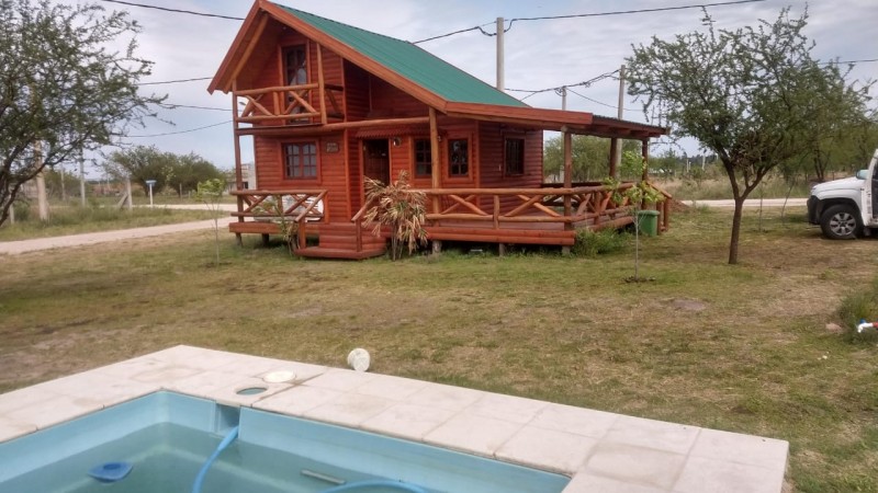 Cabaña madera 2 dorm, cochera