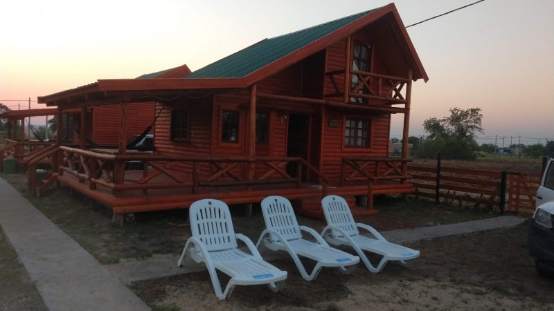 Cabaña madera 2 dorm, cochera