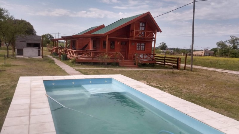Cabaña madera 2 dorm, cochera